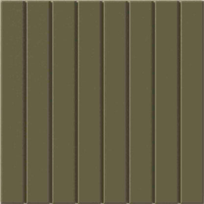 WOW Raster Lines S Fliese in Moss, quadratische Keramikfliese mit vertikalem Linienrelief und matter Oberfläche in handgemachter Optik für moderne Wand- und Bodenflächen mit ruhiger, architektonischer Struktur.